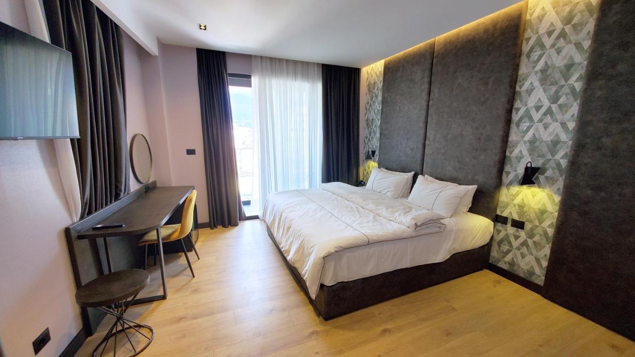 Starlight Hotel Tirana Exteriér fotografie